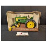 Ertl Collectors Edition John Deere Model 720