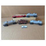 5 Lionel O gauge cars/caboose