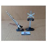 Lionel No. 154 RR Xing sign, No. 252 Crossing