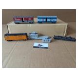 5 Bachman HO Scale train cars