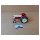 Ertl Cockshutt Deluxe 40 Tractor (#2808)