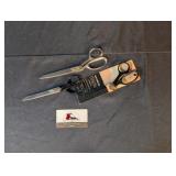 3 shears (1 pinking)