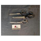 3 shears (1 pinking)