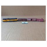 Tyco HO Scale Locomotive, 2 freight cars, caboose