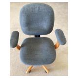 Rolling office chair