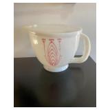 Tupperware 8 cup measuring cup