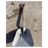 Aluminum shovel