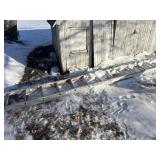 Aluminum extension ladder