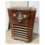 Vintage radio, approximately 16 x 28 x 42