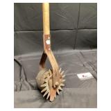 Vintage sidewalk edger