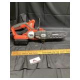 Black & Decker battery operated saw 18 V works a