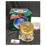 Automated snow globe