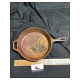 Large cast-iron skillet 8SK