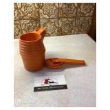 Tupperware measuring cups
