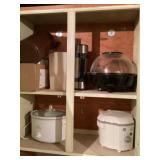 Crockpot, kitchen items