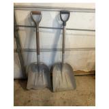 Scoop shovels