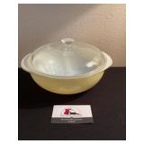 Pyrex covered casserole dish