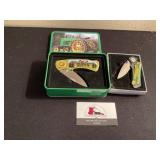 John Deere pocket knife set