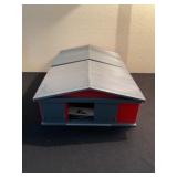 Plastic toy machine shed