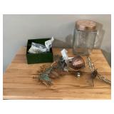 Decor and drawer pulls