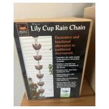 Lilly cup rain chain