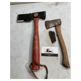 Plumb roofing shingle hatchet