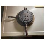 Cast iron waffle maker
