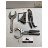 Slip and lock nut wrench, flaring tool