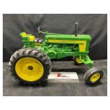 Ertl John Deere 720