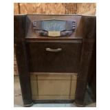 Vintage console radio