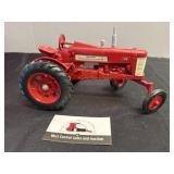 1:16 scale Farmall tractor