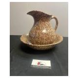 Primitive pitcher and wash basin