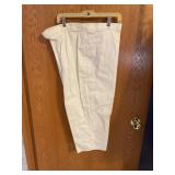 Relatively woman 22 wide Capris