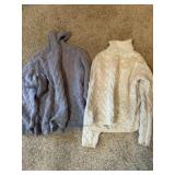 Wainscott Size L cable Knit Sweaters