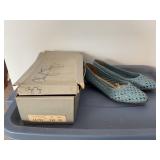 Cheryl Tieges Blue Flats Size 9