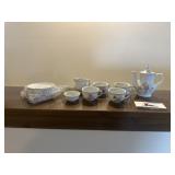 Childrenï¿½s ceramic tea set