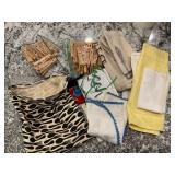 Cloth, close pins, decor