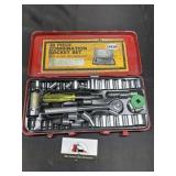 Ratchet and socket set