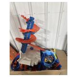 Hot wheels garage and lots of misc tracks