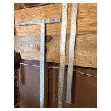 Square and yardsticks