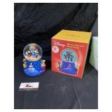 Disney musical birthday water globe works as it