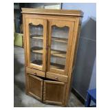 Flat front kitchen cupboard approximately 16 1/2