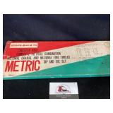 Metric tap and die set