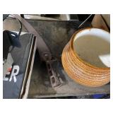 Shelf contents / bring boxes