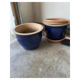 Stoneware flower pots