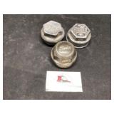 Screw on center hub caps