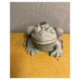 Frog garden sprinkler