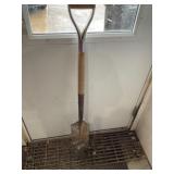 Trench shovel