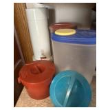 Iced tea maker and pitchers