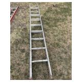 Aluminum extension ladder